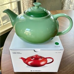 Le Creuset Classic Teapot Ceramic Rosemary Green 1.3L